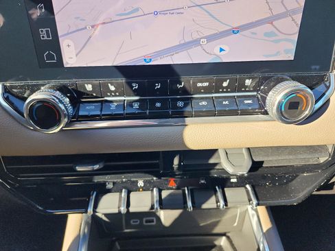 New 2026 GMC Canyon Denali image 13