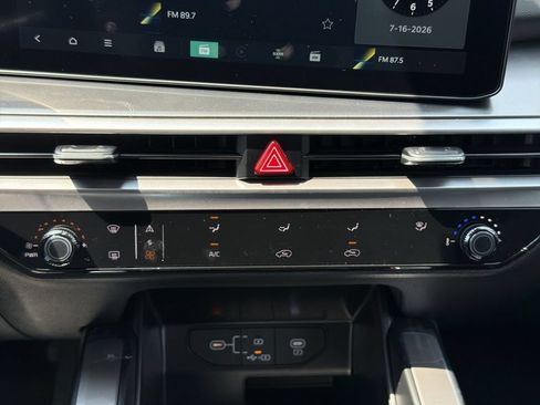 New 2026 Kia Sorento LX FWD image 21