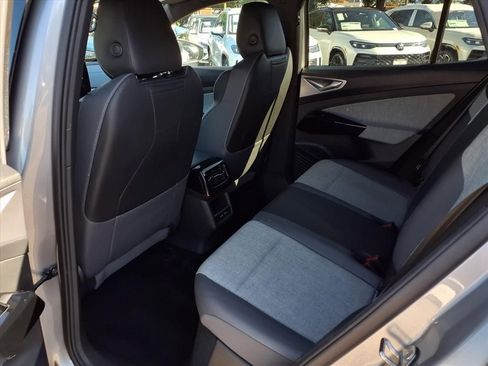 Certified 2023 Volkswagen ID.4 Pro image 19