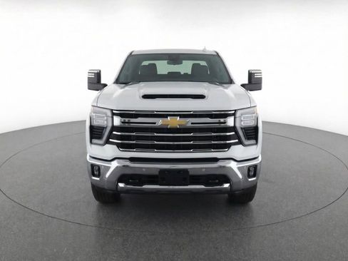 Used 2024 Chevrolet Silverado 2500 LTZ image 5