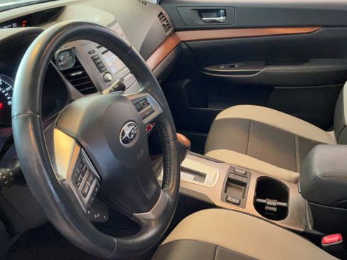 Used 2014 Subaru Outback 2.5i Limited w/ Moonroof Package AWD/4WD image 23
