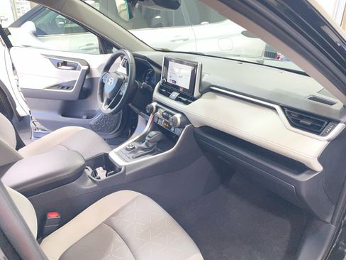 Certified 2025 Toyota RAV4 XLE w/ Weather Package AWD/4WD image 31