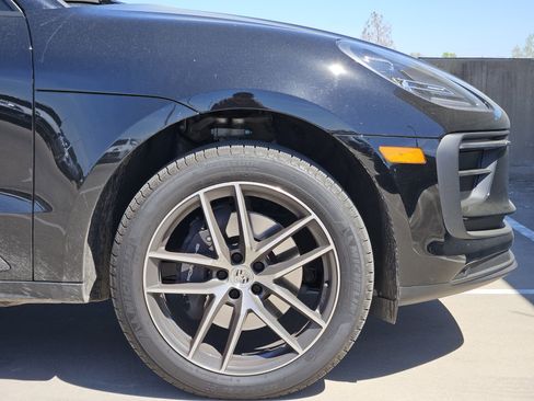 Certified 2026 Porsche Macan image 13
