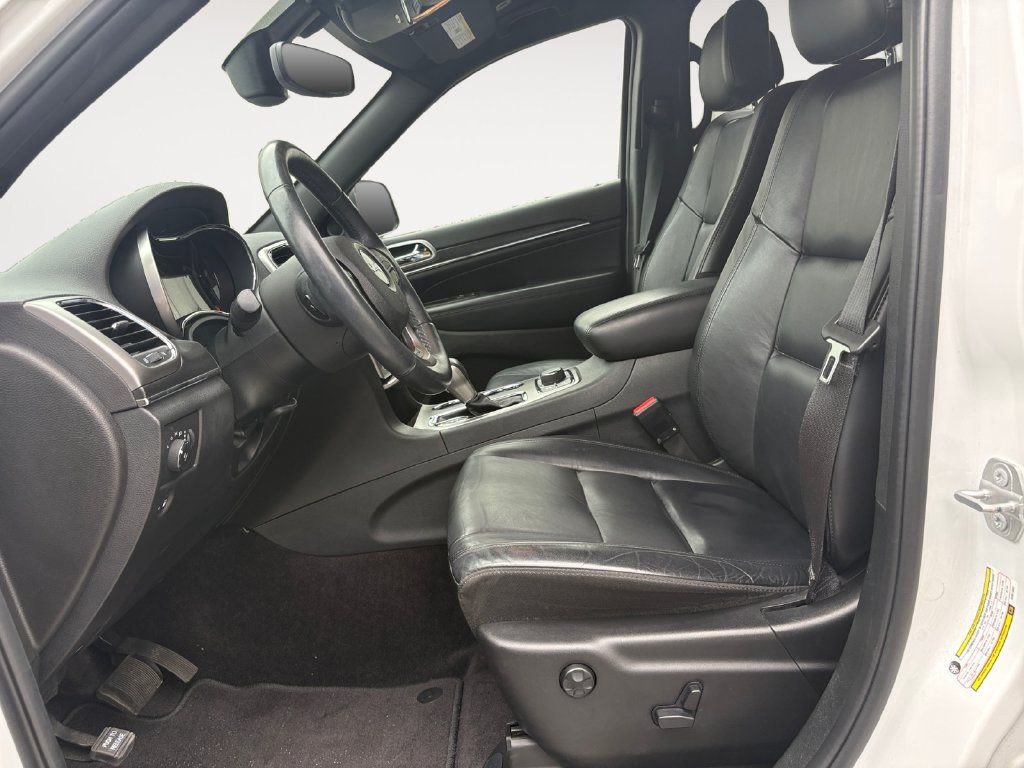 Used 2018 Jeep Grand Cherokee Limited AWD/4WD image 9