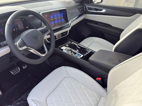 New 2026 Volkswagen Atlas Cross Sport SEL Premium R-Line image 10