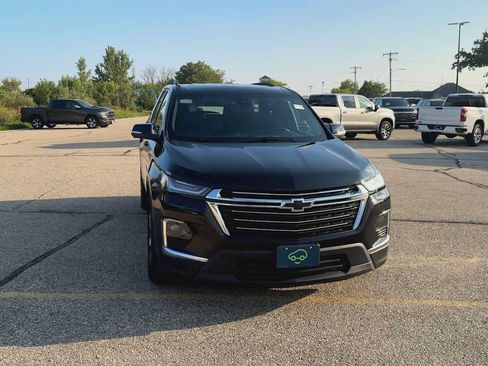 Certified 2023 Chevrolet Traverse LT w/ LT Premium Package AWD/4WD image 3
