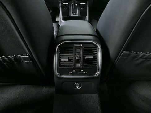 Certified 2025 Porsche Macan image 20