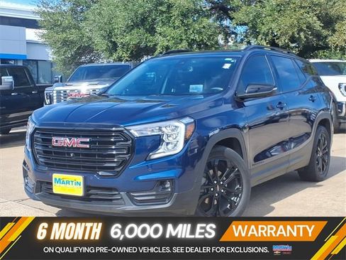 Used 2022 GMC Terrain SLT w/ Tech Package image 1