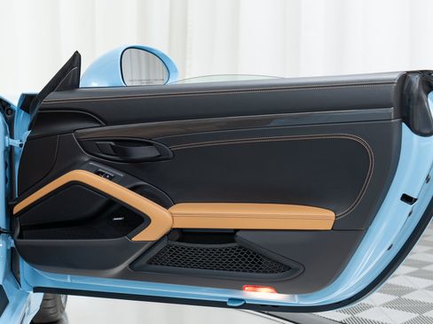 Certified 2019 Porsche 911 Speedster RWD image 37