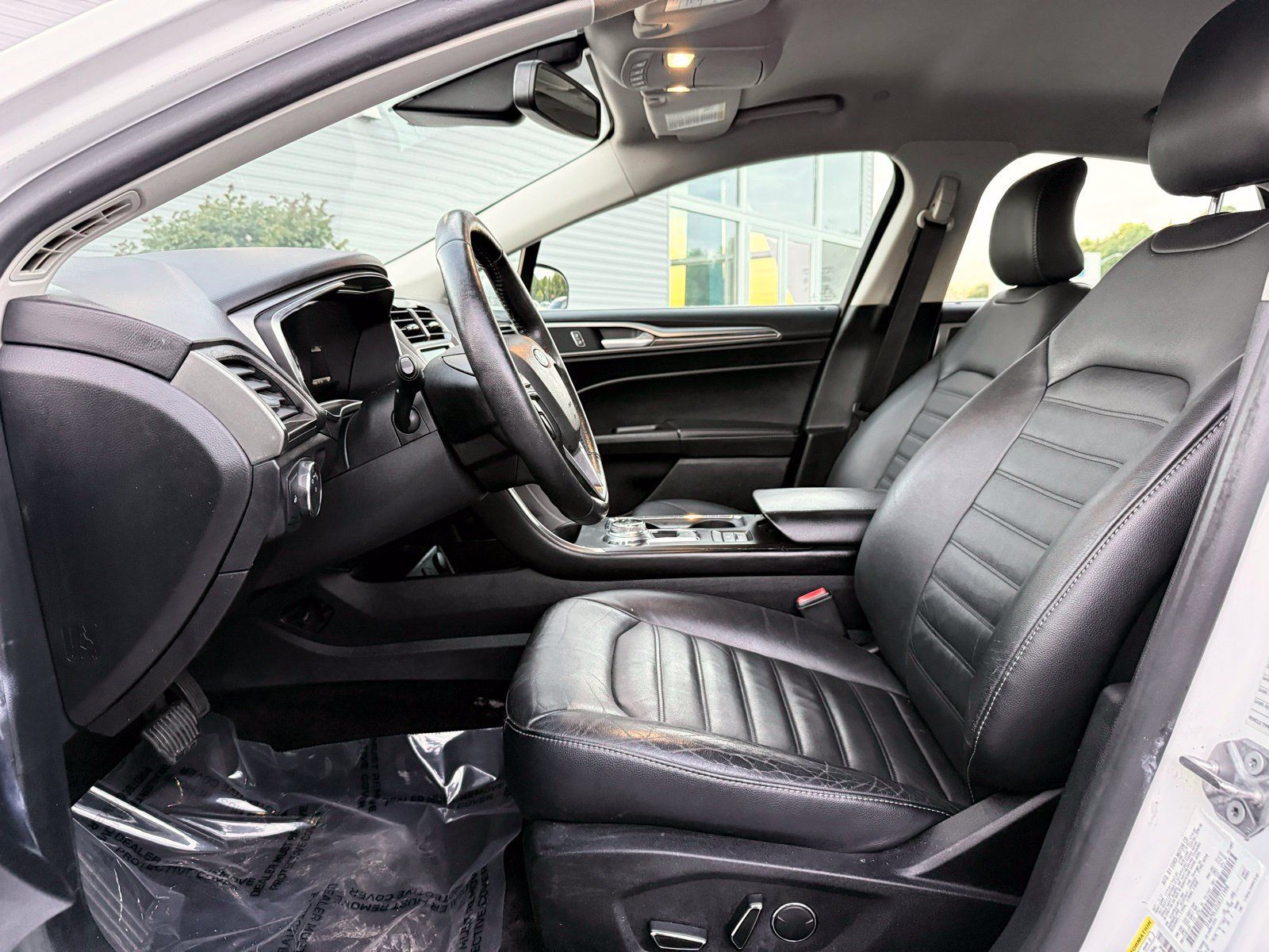 Used 2018 Ford Fusion SE w/ Equipment Group 602A FWD image 13