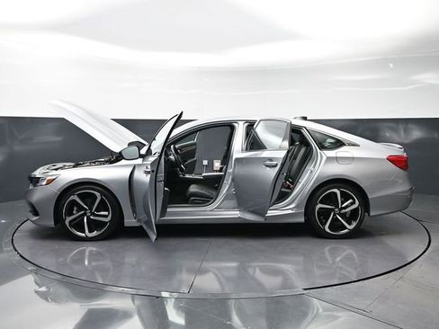 Used 2022 Honda Accord Sport image 35
