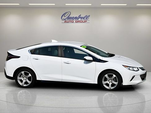 Used 2017 Chevrolet Volt LT w/ Comfort Package FWD image 3
