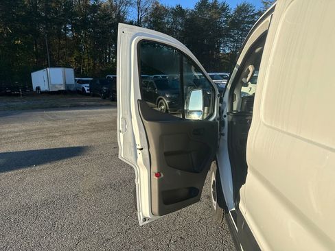 New 2026 Ford Transit 250 Low Roof RWD image 13