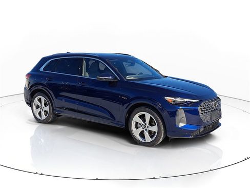 New 2025 Audi Q5 Prestige image 1