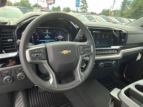 New 2026 Chevrolet Silverado 1500 LT AWD/4WD image 3