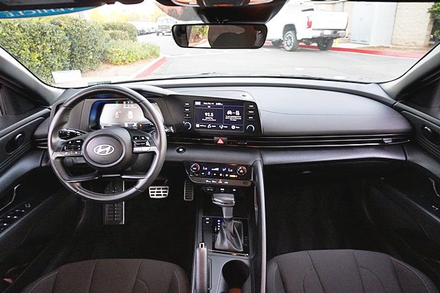 Certified 2025 Hyundai Elantra Sport FWD image 27