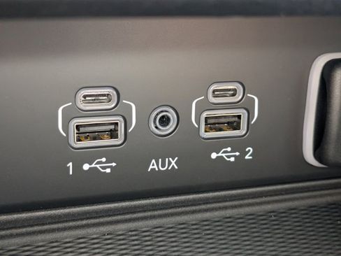 New 2025 Jeep Grand Cherokee Altitude image 19