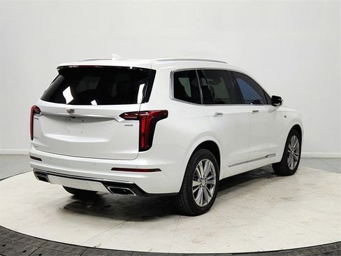 Used 2023 Cadillac XT6 Premium Luxury image 8