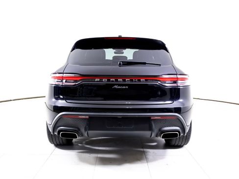 Certified 2023 Porsche Macan AWD/4WD image 32