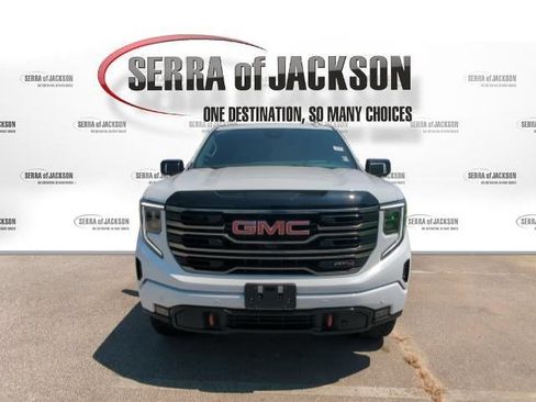 Used 2025 GMC Sierra 1500 AT4 w/ AT4 Premium Package AWD/4WD image 3