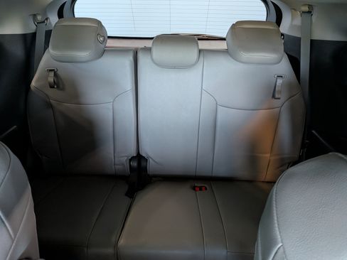 Certified 2025 Toyota Sienna XLE FWD image 33
