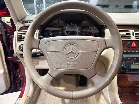 Used 1999 Mercedes-Benz E 320 Sedan image 93