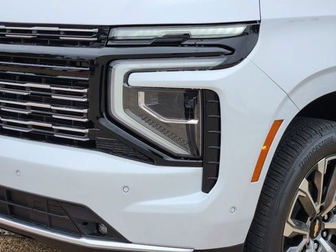 New 2026 Chevrolet Suburban High Country AWD/4WD image 6