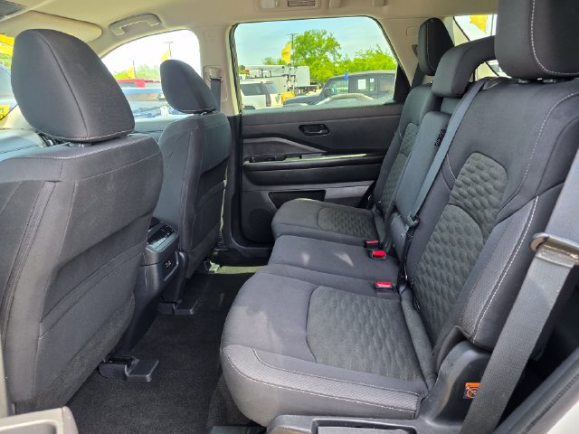 Used 2025 Nissan Pathfinder SV FWD image 28