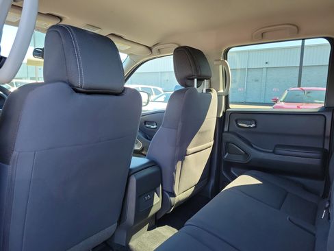 Used 2023 Nissan Frontier SV w/ Tow Package image 14