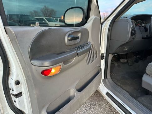 Used 2001 Ford F150 XLT image 32