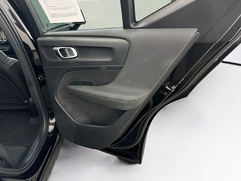Used 2026 Volvo XC40 B5 Plus AWD/4WD image 33