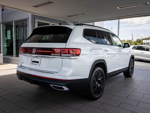 New 2026 Volkswagen Atlas SE FWD image 2