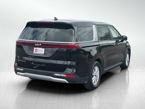 Used 2022 Kia Carnival LX FWD image 7