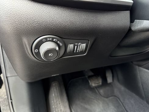 Used 2024 Jeep Compass Latitude AWD/4WD image 15