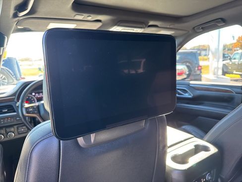 Used 2021 Chevrolet Suburban High Country w/ Premium Package image 31