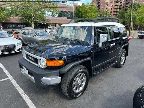 Used 2012 Toyota FJ Cruiser 4WD w/ Upgrade Pkg image 7