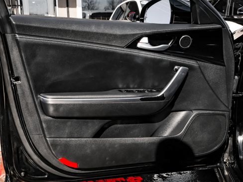 Used 2021 Kia Stinger GT-Line image 39