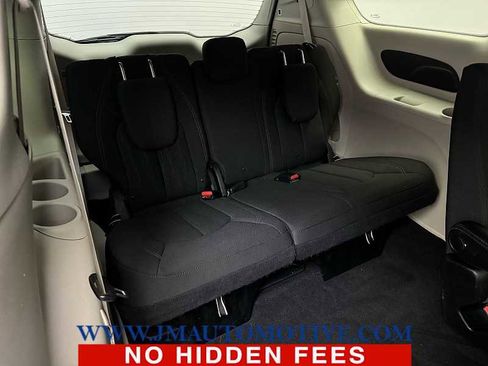 Used 2018 Chrysler Pacifica Touring Plus FWD image 19