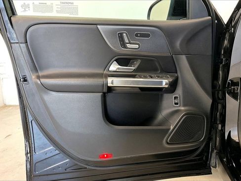 Certified 2021 Mercedes-Benz GLB 250 4MATIC image 21