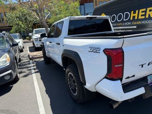 Used 2024 Toyota Tacoma TRD Off-Road w/ TRD Off Road Premium Package AWD/4WD image 3