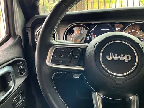 Used 2022 Jeep Wrangler Unlimited Sahara w/ Cold Weather Group AWD/4WD image 23