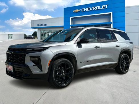 Used 2026 Chevrolet Traverse RS image 1