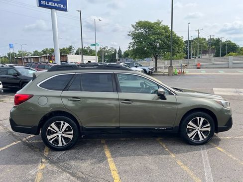 Used 2018 Subaru Outback 3.6R Limited AWD/4WD image 4