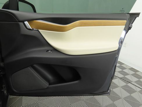Used 2021 Tesla Model X Performance image 25