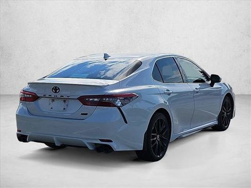 Used 2022 Toyota Camry XSE FWD image 5