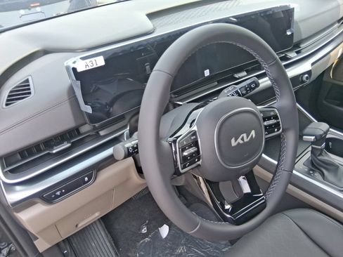 Certified 2026 Kia Carnival FWD image 17