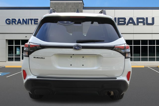 Used 2025 Subaru Forester Premium AWD/4WD image 9