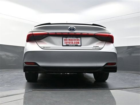 Used 2021 Toyota Avalon XSE image 32