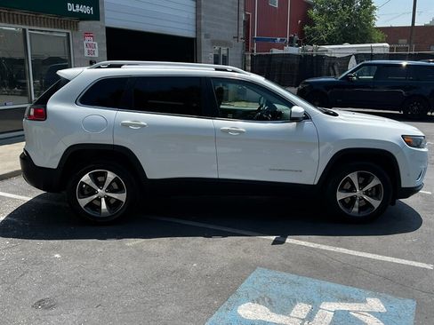 Used 2019 Jeep Cherokee Limited w/ Luxury Group AWD/4WD image 8