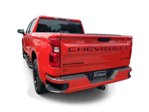 Used 2024 Chevrolet Silverado 1500 Custom w/ Turbomax Blackout Package RWD image 3